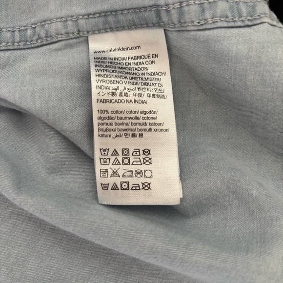 Calvin Klein 100% Cotton Button down - Picture 7 of 7